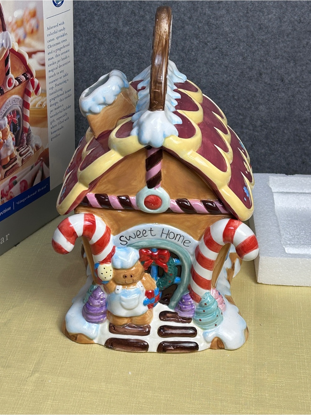 HomeTrends Whimsical Ceramic Festive Christmas Gingerbread House Cookie Jar OB